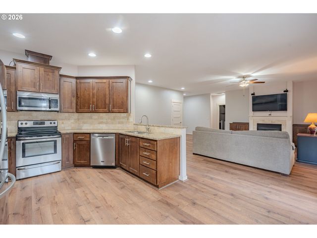 2156 Sw 14TH Dr, Gresham, OR 97080