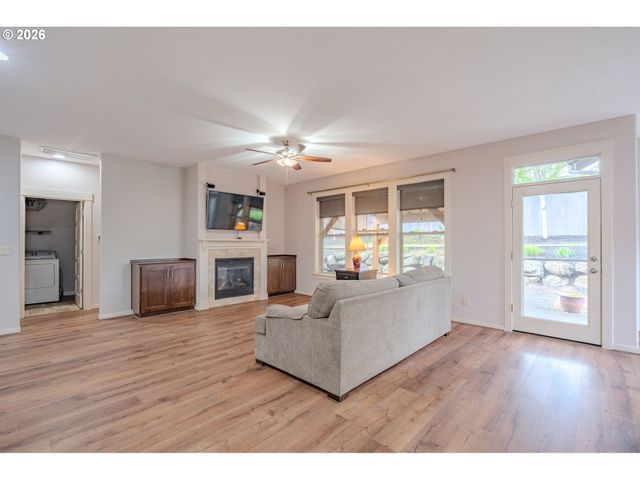 2156 Sw 14TH Dr, Gresham, OR 97080