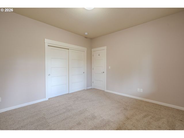 2156 Sw 14TH Dr, Gresham, OR 97080