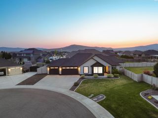 6712 Garnet Ct., West Richland, WA 99353