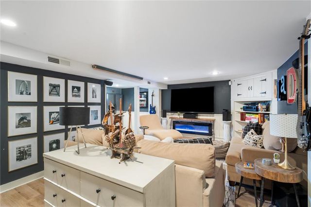 4900 W 79th Street, Prairie Village, KS 66208