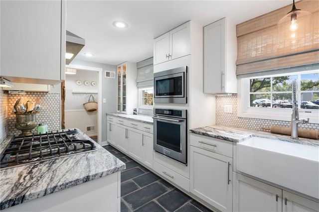 4900 W 79th Street, Prairie Village, KS 66208