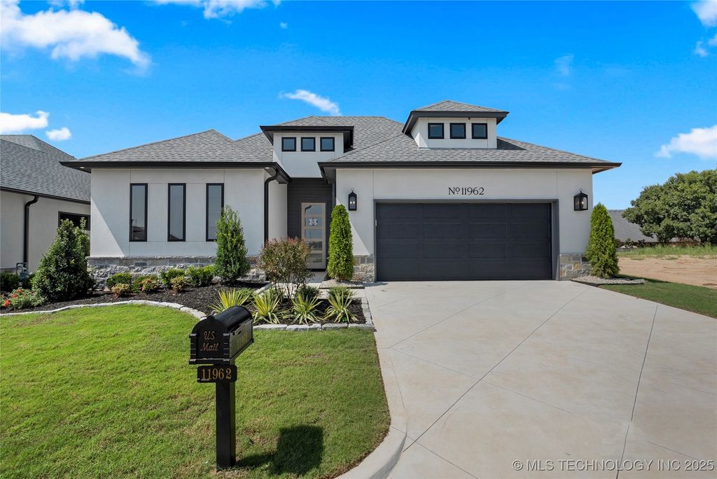 11962 S 94th East Avenue, Bixby, OK 74008