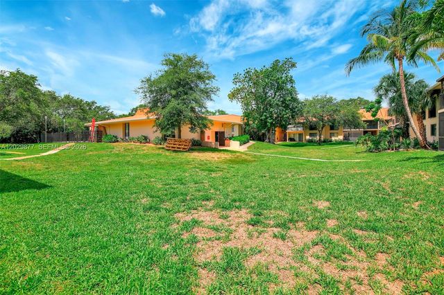 5821 Washington Street 30, Hollywood, FL 33023
