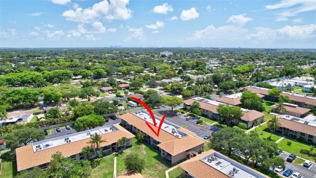 5821 Washington Street 30, Hollywood, FL 33023