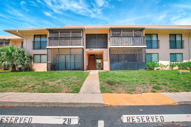 5821 Washington Street 30, Hollywood, FL 33023
