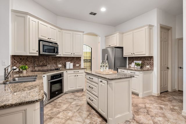 8005 Gallery Way, Mckinney, TX 75072