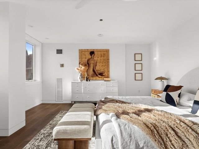 10 Rogers Street PH4, Cambridge, MA 02142