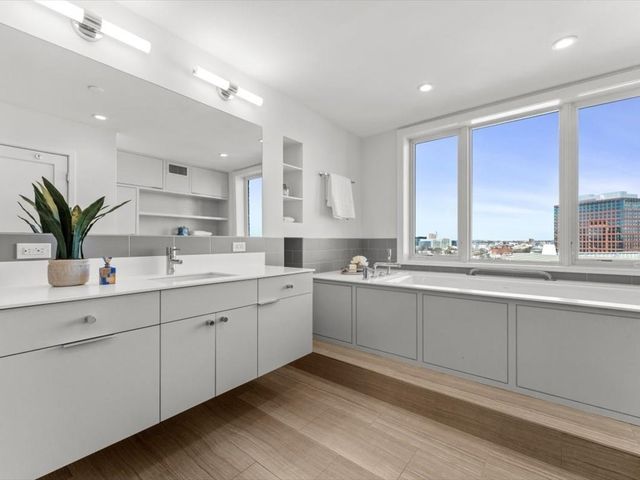 10 Rogers Street PH4, Cambridge, MA 02142