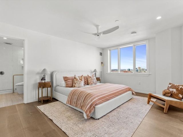 10 Rogers Street PH4, Cambridge, MA 02142