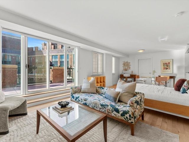 10 Rogers Street PH4, Cambridge, MA 02142