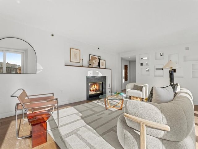 10 Rogers Street PH4, Cambridge, MA 02142