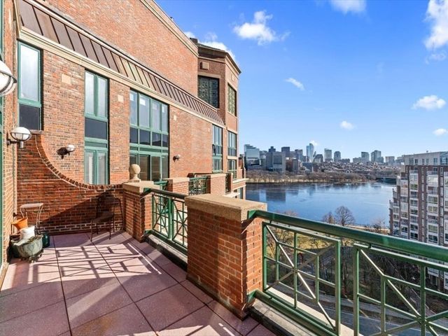 10 Rogers Street PH4, Cambridge, MA 02142