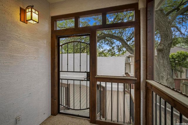 8 ORSINGER FRG, San Antonio, TX 78230