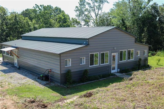 10259 S Perry Road, Orrick, MO 64077
