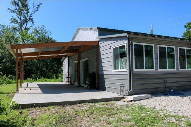 10259 S Perry Road, Orrick, MO 64077