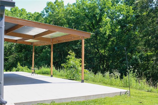 10259 S Perry Road, Orrick, MO 64077