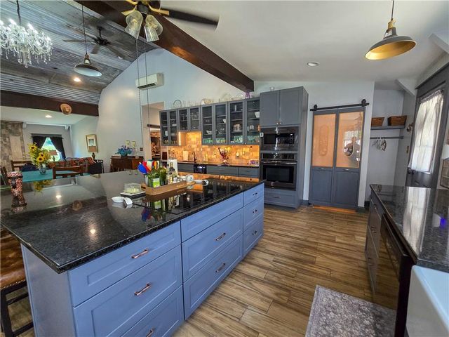 10259 S Perry Road, Orrick, MO 64077