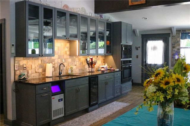 10259 S Perry Road, Orrick, MO 64077