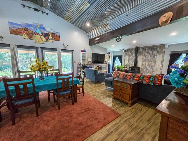 10259 S Perry Road, Orrick, MO 64077