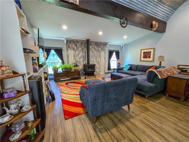 10259 S Perry Road, Orrick, MO 64077