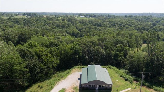 10259 S Perry Road, Orrick, MO 64077