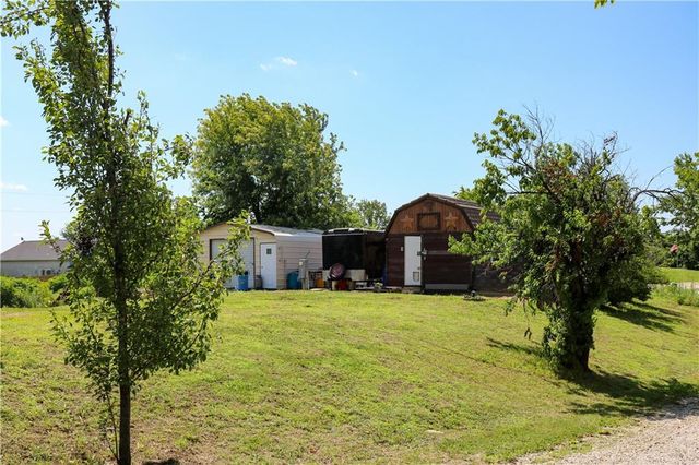 10259 S Perry Road, Orrick, MO 64077
