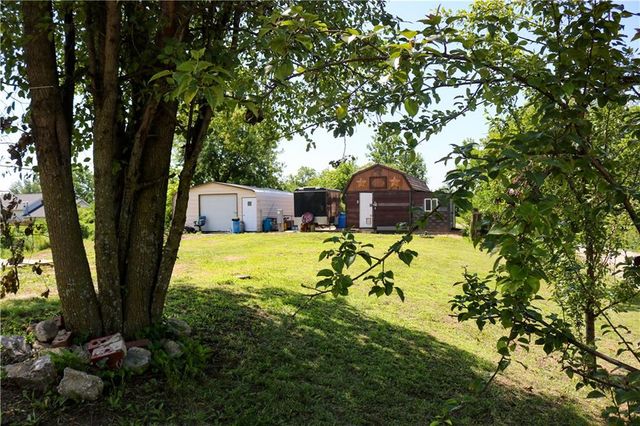 10259 S Perry Road, Orrick, MO 64077