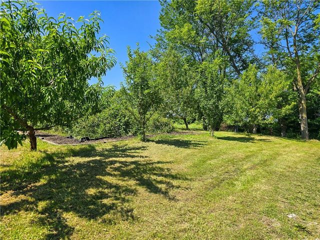 10259 S Perry Road, Orrick, MO 64077