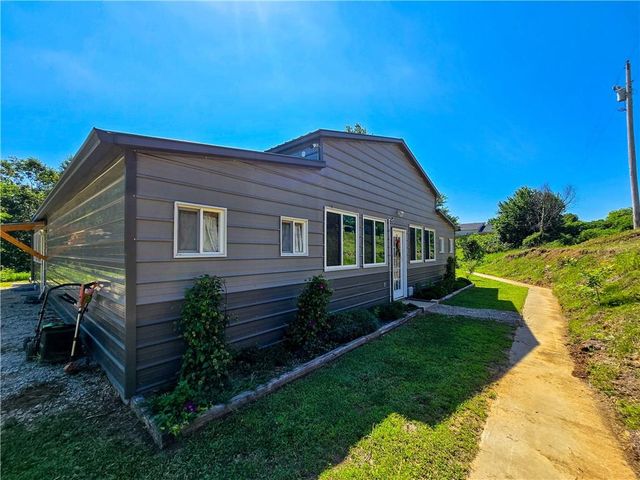 10259 S Perry Road, Orrick, MO 64077