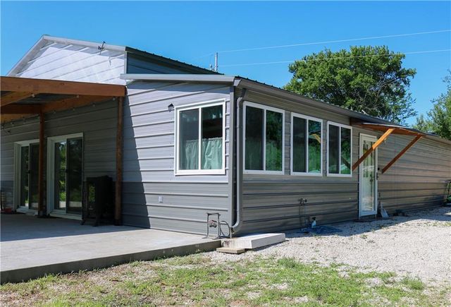 10259 S Perry Road, Orrick, MO 64077