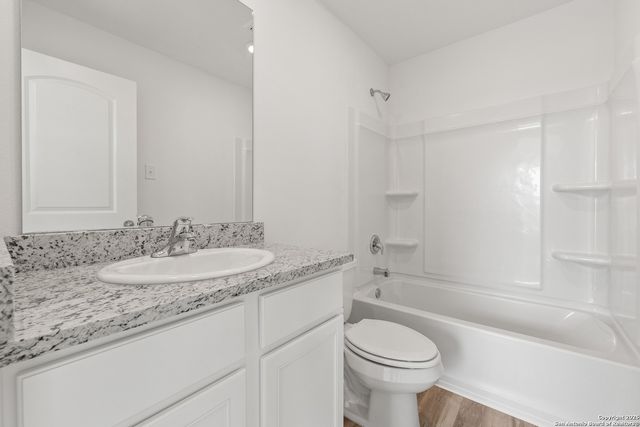 16008 Stratford Cove, Lytle, TX 78052