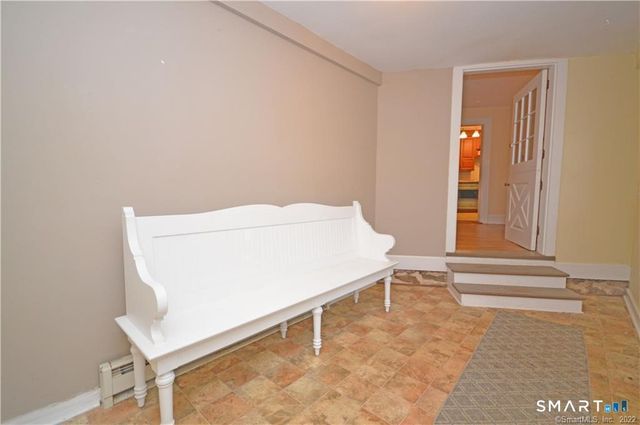 86 Main Street, Newtown, CT 06470