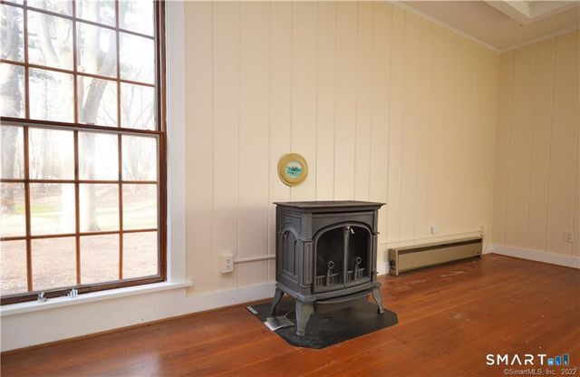 86 Main Street, Newtown, CT 06470