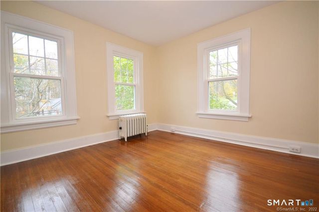 86 Main Street, Newtown, CT 06470