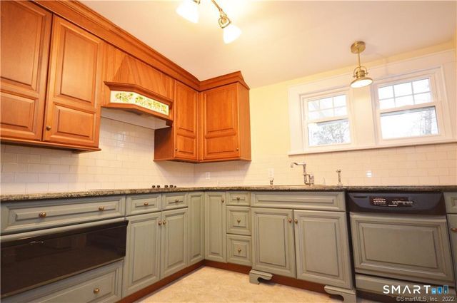 86 Main Street, Newtown, CT 06470