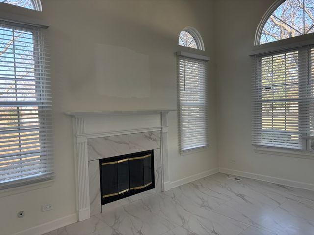 1150 Regency Drive, Schaumburg, IL 60193