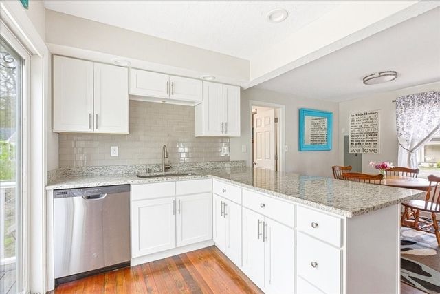 9 Douglas Ave, Norwell, MA 02061