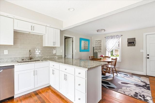 9 Douglas Ave, Norwell, MA 02061