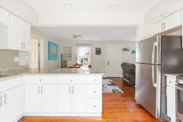 9 Douglas Ave, Norwell, MA 02061