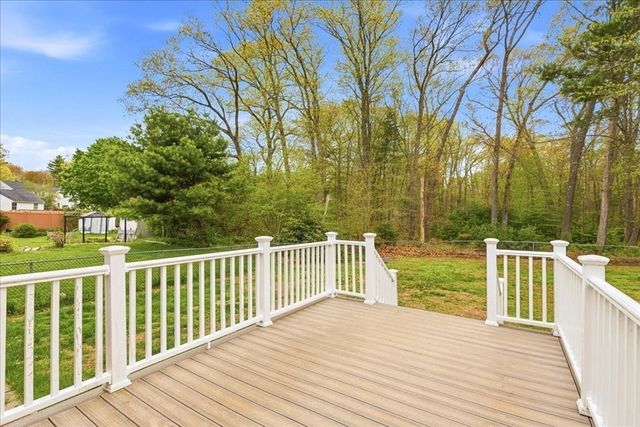 9 Douglas Ave, Norwell, MA 02061