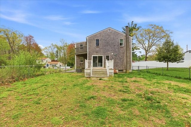 9 Douglas Ave, Norwell, MA 02061