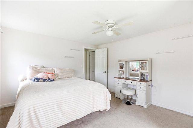 9 Douglas Ave, Norwell, MA 02061