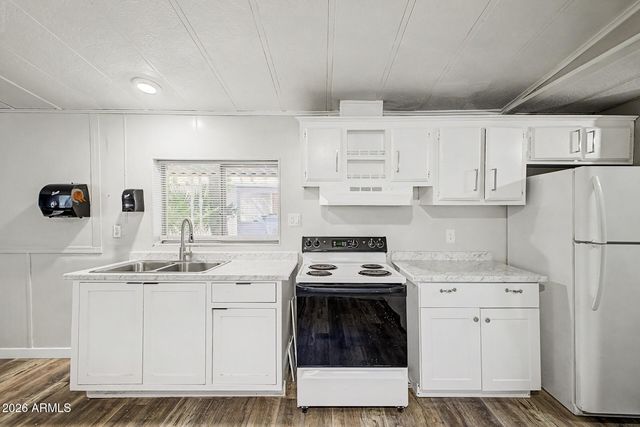 8601 N 71st Avenue 83, Glendale, AZ 85301
