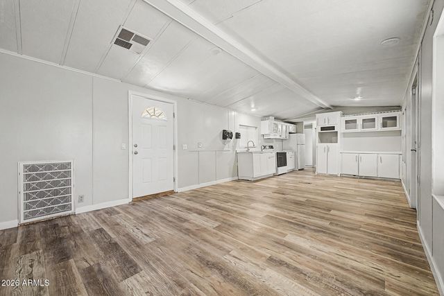 8601 N 71st Avenue 83, Glendale, AZ 85301