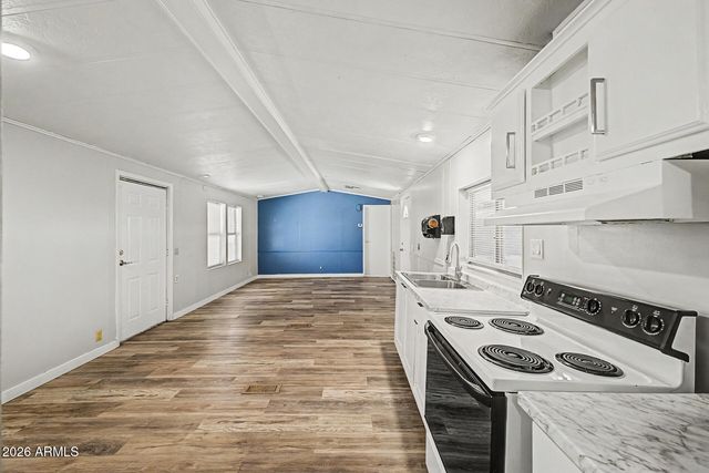 8601 N 71st Avenue 83, Glendale, AZ 85301