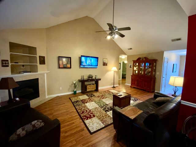 634 N Peppercorn Lane, Rossville, GA 30741