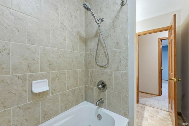 2831 Settlement Creek Run, Fort Wayne, IN 46804