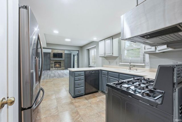 2831 Settlement Creek Run, Fort Wayne, IN 46804