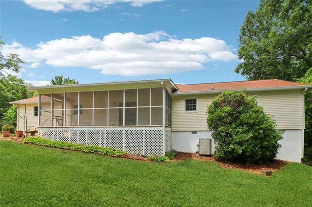2810 Quillians Court, Gainesville, GA 30506